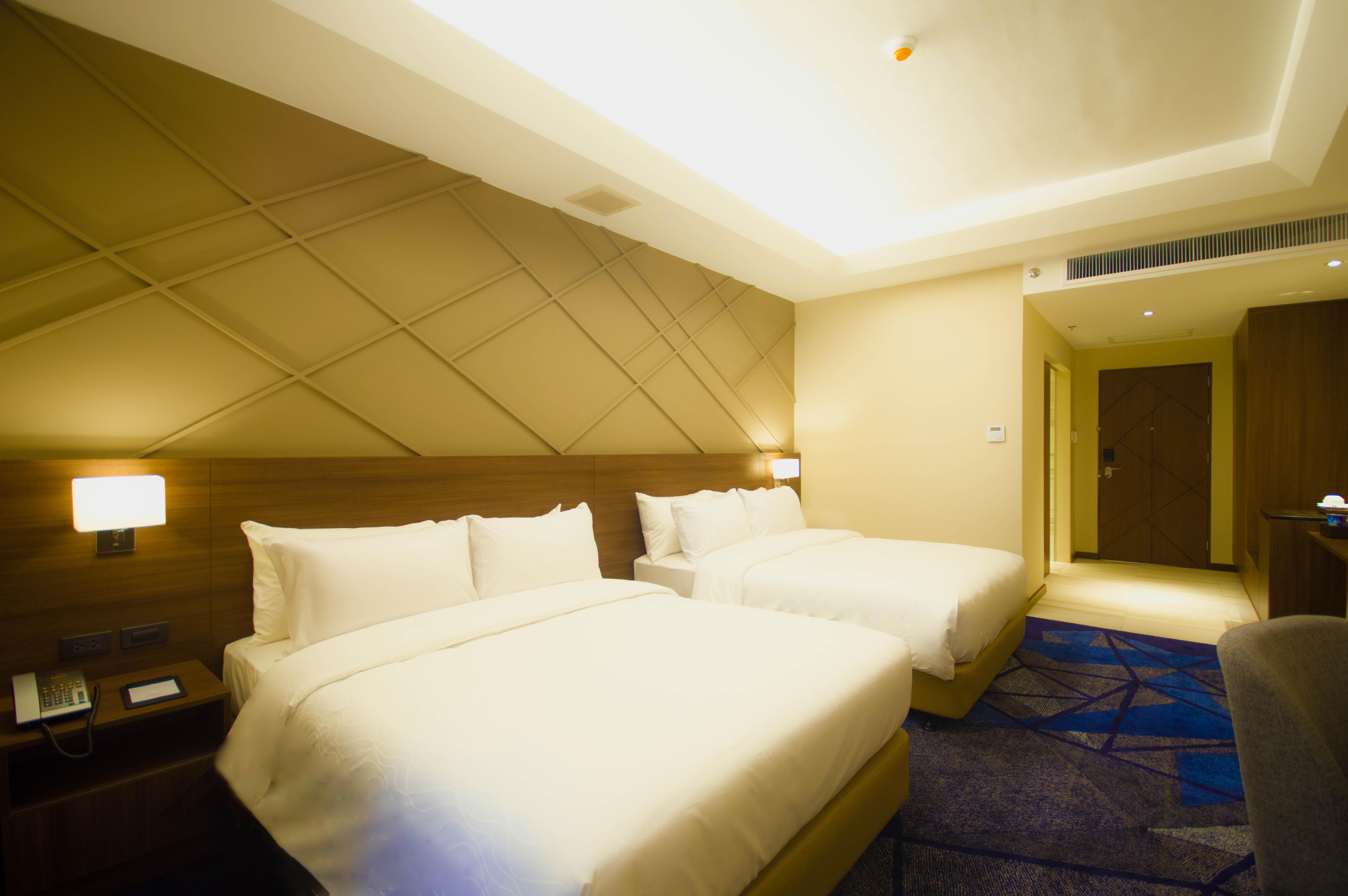 Luxent Hotel Quezon City Bagian luar foto