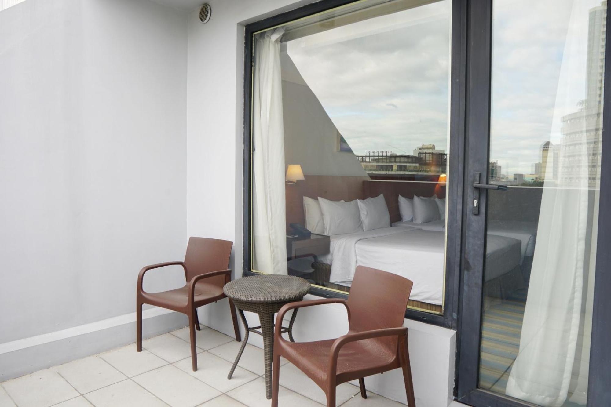 Luxent Hotel Quezon City Bagian luar foto