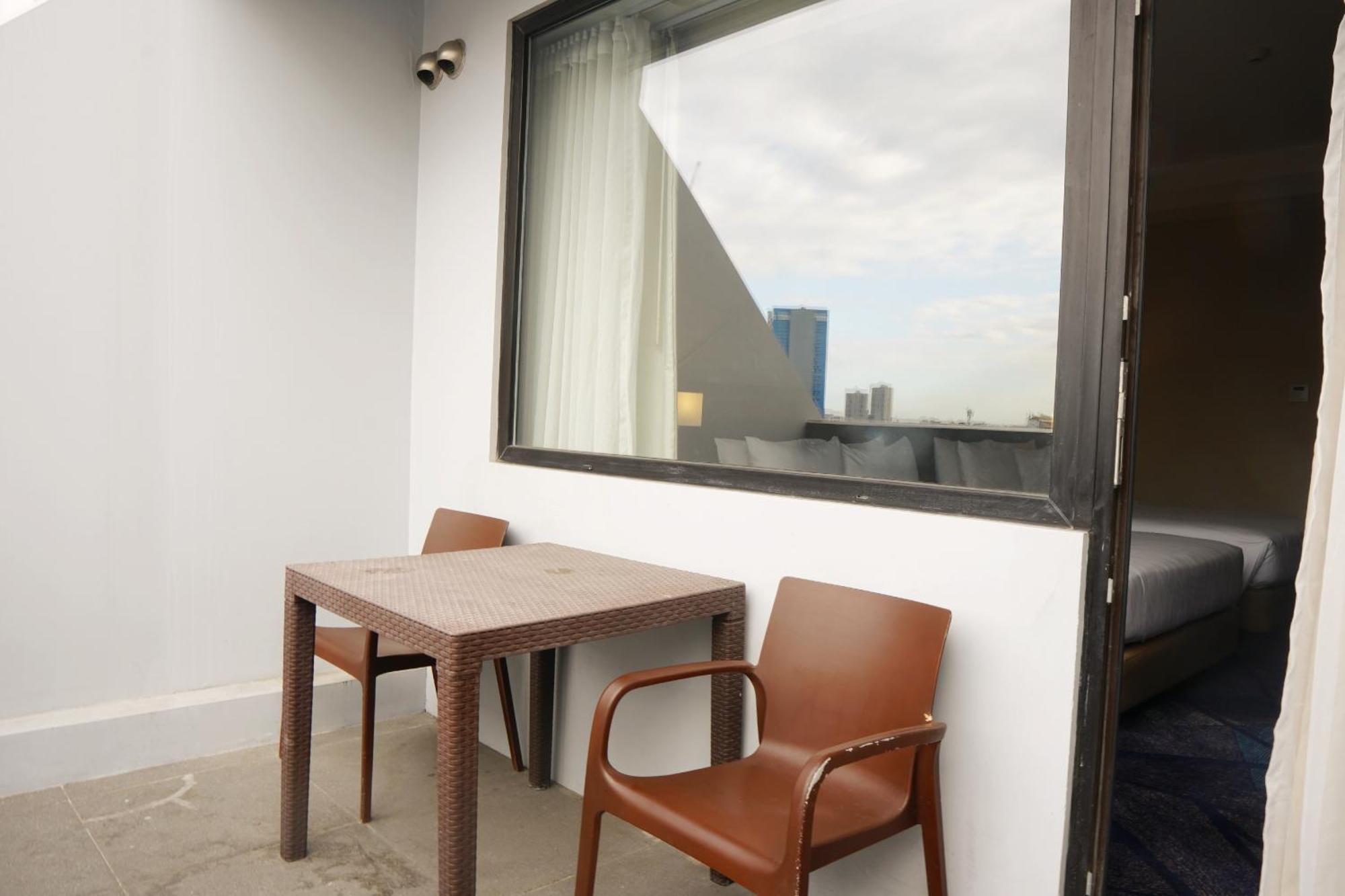 Luxent Hotel Quezon City Bagian luar foto