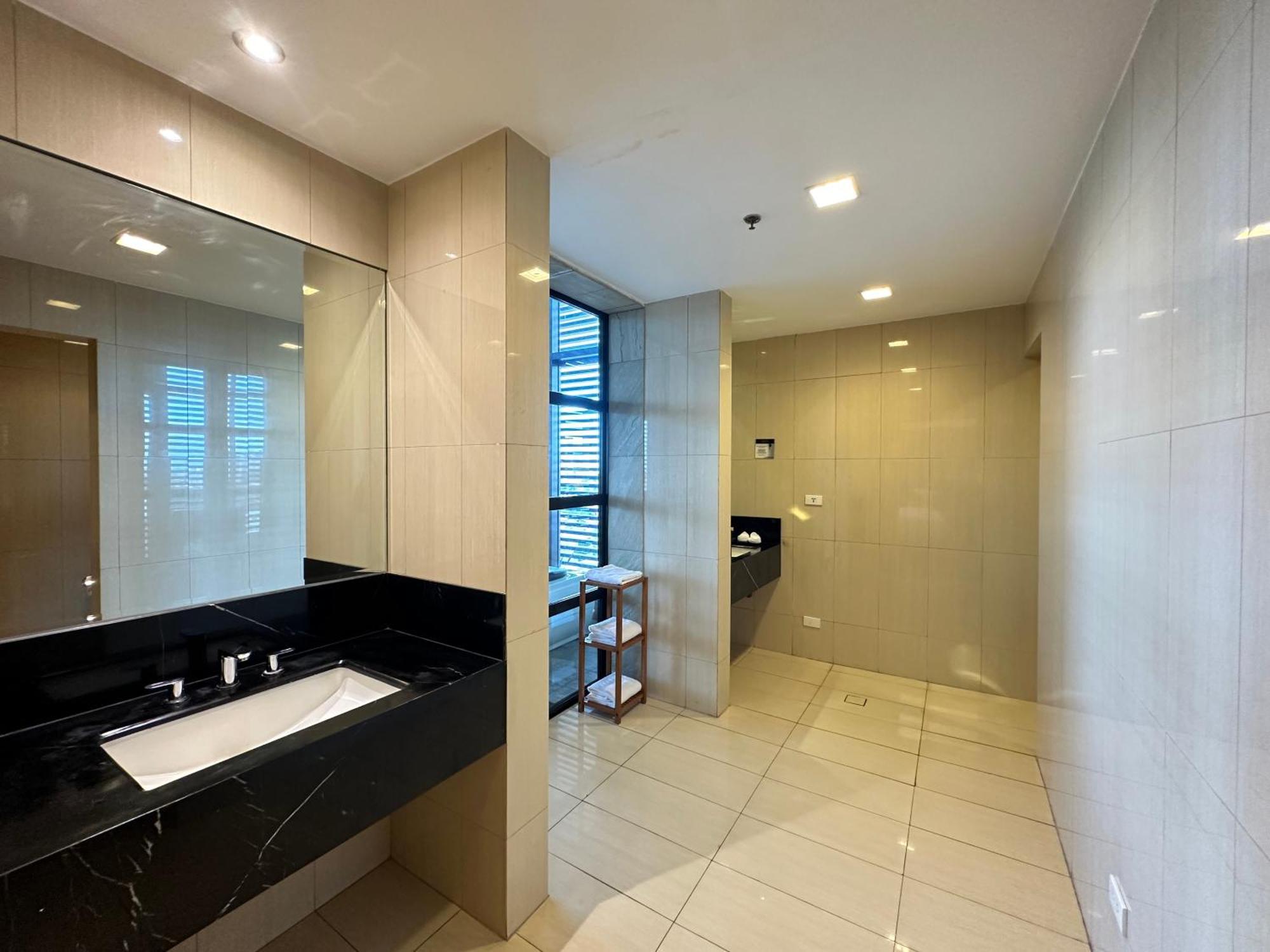 Luxent Hotel Quezon City Bagian luar foto