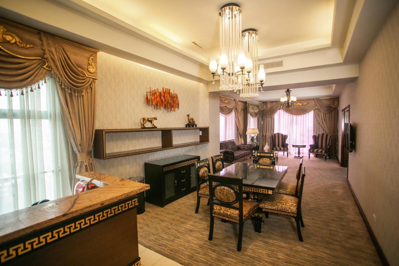 Luxent Hotel Quezon City Bagian luar foto