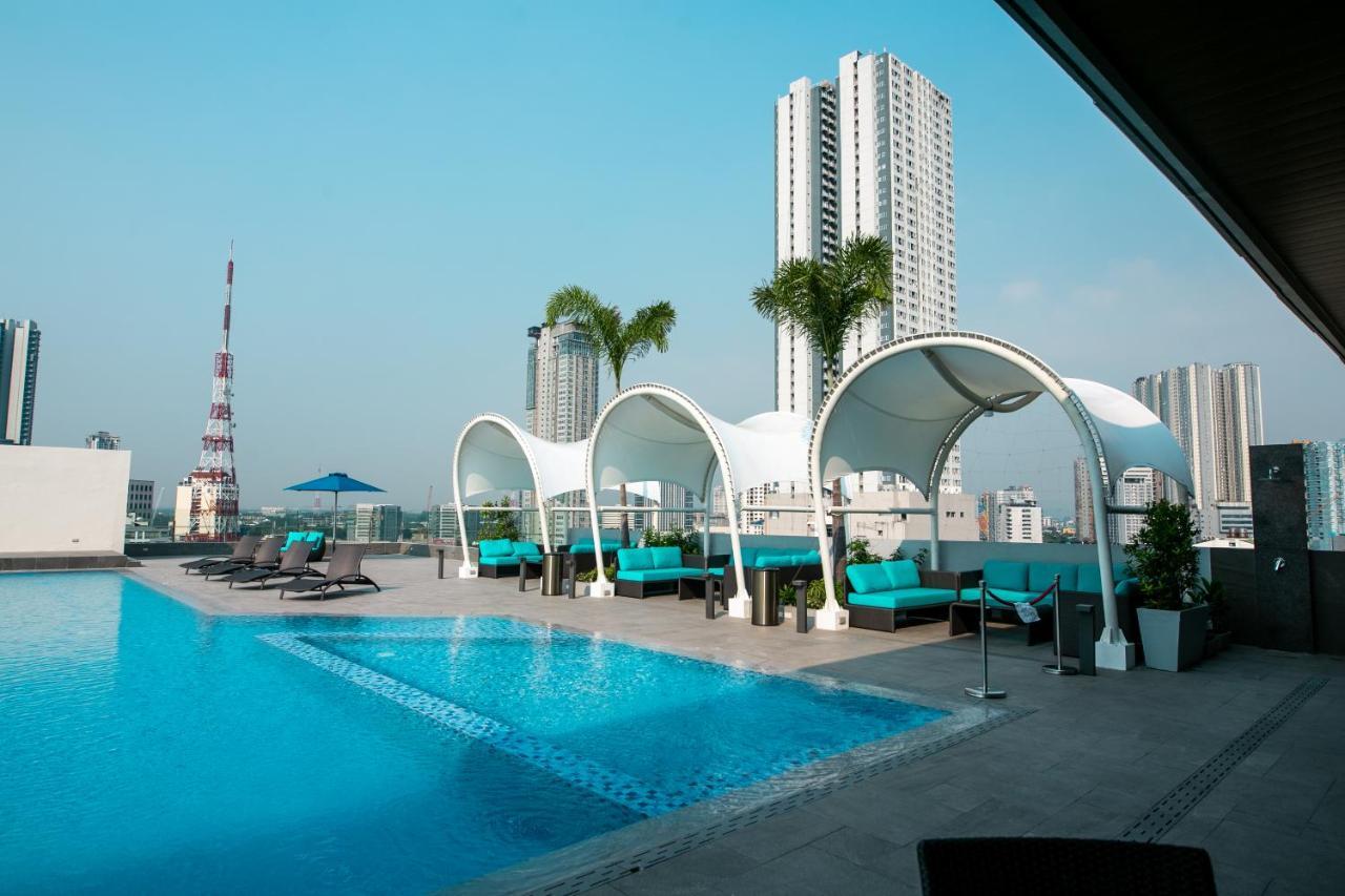 Luxent Hotel Quezon City Bagian luar foto