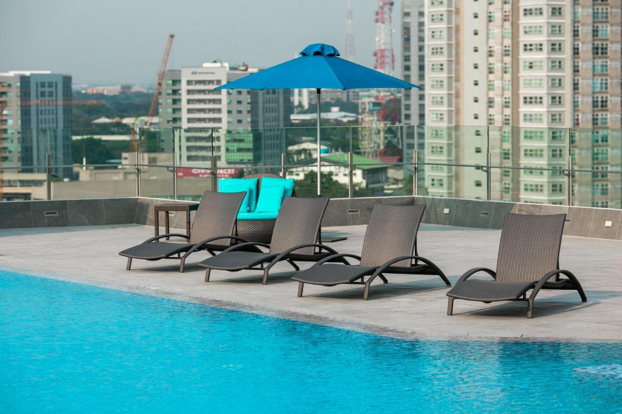 Luxent Hotel Quezon City Bagian luar foto