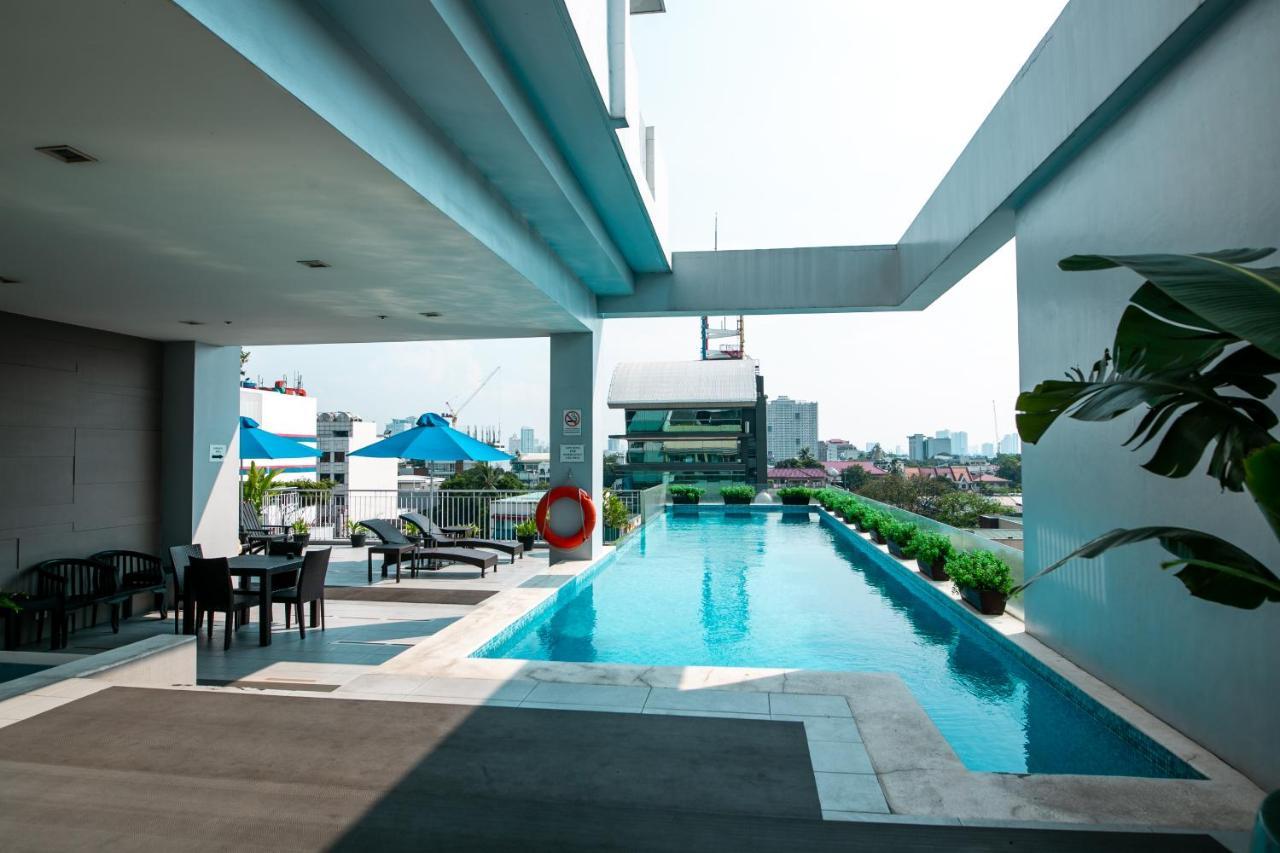 Luxent Hotel Quezon City Bagian luar foto