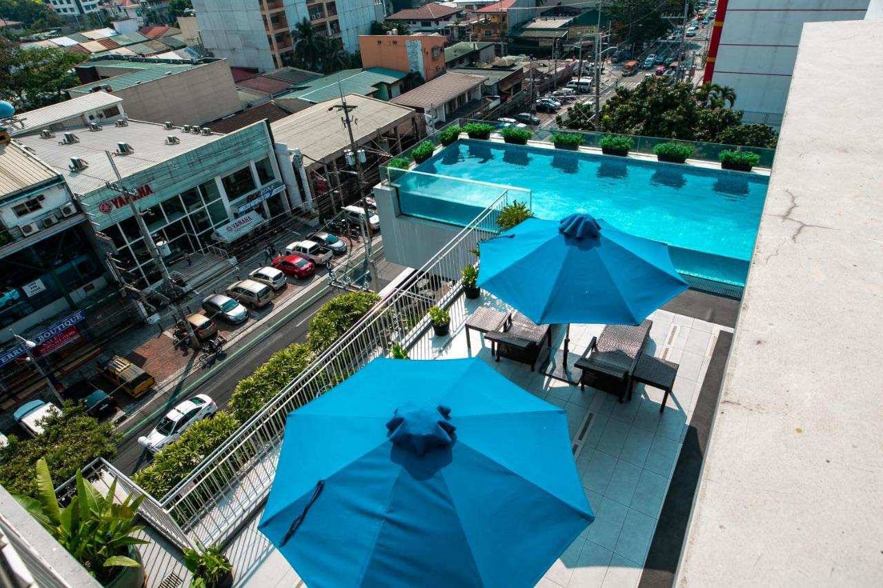 Luxent Hotel Quezon City Bagian luar foto
