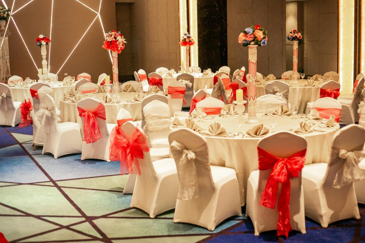 Luxent Hotel Quezon City Bagian luar foto